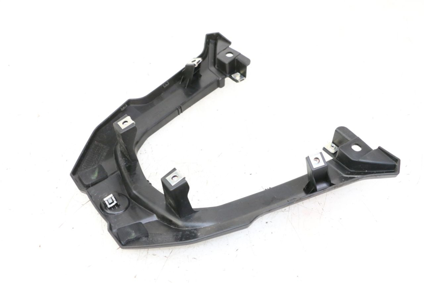 photo de JUNÇÃO DO CARENAGEM TRASEIRO SUPERIOR YAMAHA TRACER 7 700 (2020 - 2024) - Zoom do estado de desgaste