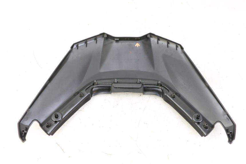 photo de JUNÇÃO DO CARENAGEM TRASEIRO SUPERIOR YAMAHA YP T-MAX TMAX 530 (2017 - 2020) - Zoom do estado de desgaste