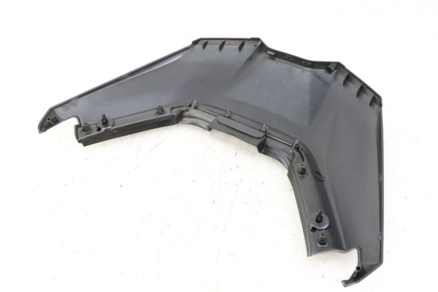 photo de JUNÇÃO DO CARENAGEM TRASEIRO SUPERIOR YAMAHA YP T-MAX TMAX 530 (2017 - 2020) - Ampliação técnica