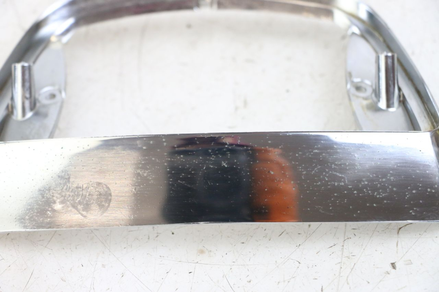 photo de JUNÇÃO DO CARENAGEM TRASEIRO PIAGGIO VESPA LX 125 (2005 - 2010) - Outro ângulo de visão