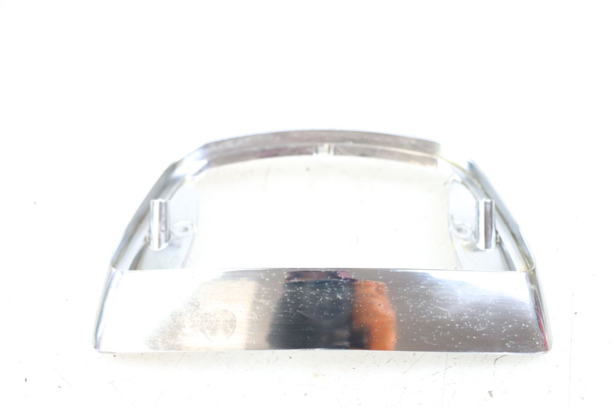 photo de JUNÇÃO DO CARENAGEM TRASEIRO PIAGGIO VESPA LX 125 (2005 - 2010) - Ampliação técnica