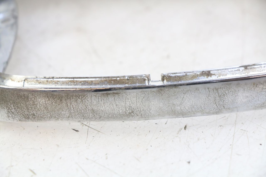 photo de JUNÇÃO DO CARENAGEM TRASEIRO PIAGGIO VESPA S 2T 50 (2007 - 2014) - Detalhe da peça