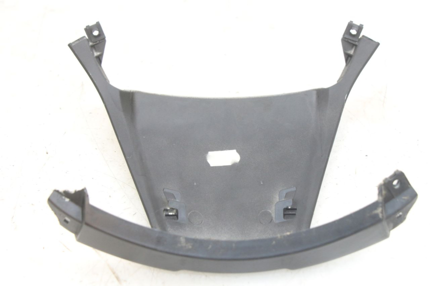 photo de JUNÇÃO DO CARENAGEM TRASEIRO YAMAHA X-MAX XMAX 250 (2006 - 2009) - Detalhe da peça