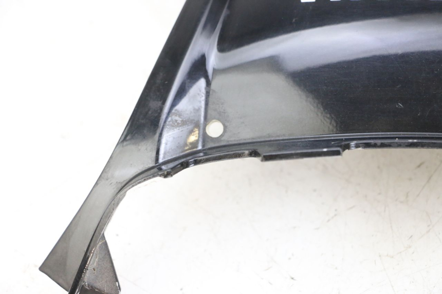 photo de JUNÇÃO DO CARENAGEM TRASEIRO YAMAHA XMAX X-MAX 125 (2006 - 2009) - Outro ângulo de visão