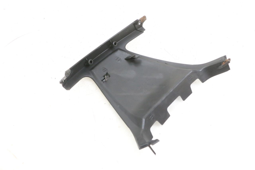 photo de JUNÇÃO DO CARENAGEM TRASEIRO YAMAHA XMAX X-MAX 125 (2006 - 2009) - Outro ângulo de visão
