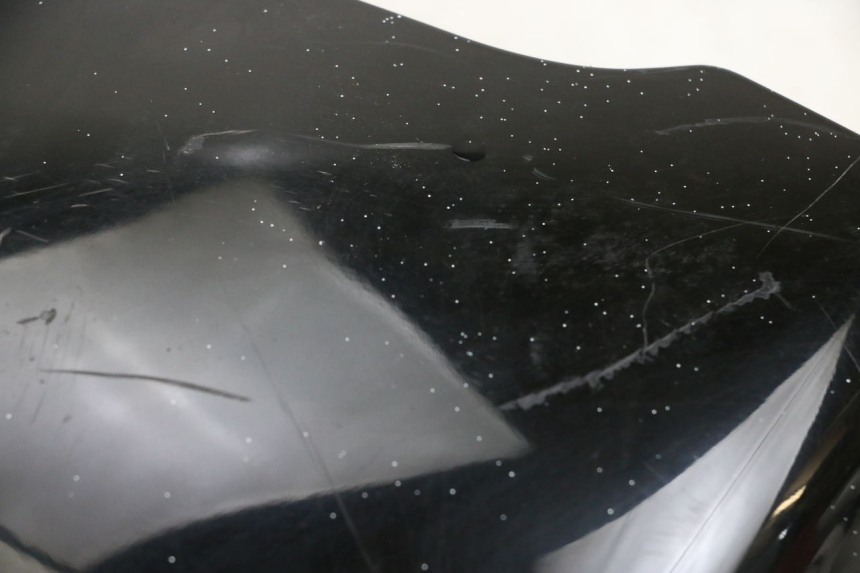 photo de JUNÇÃO DO CARENAGEM TRASEIRO PIAGGIO X8 125 (2004 - 2007) - Detalhe da peça