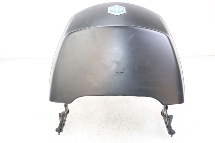 photo de JUNÇÃO DO CARENAGEM TRASEIRO PIAGGIO XEVO - X EVO 125 (2007 - 2017) - Detalhe da peça