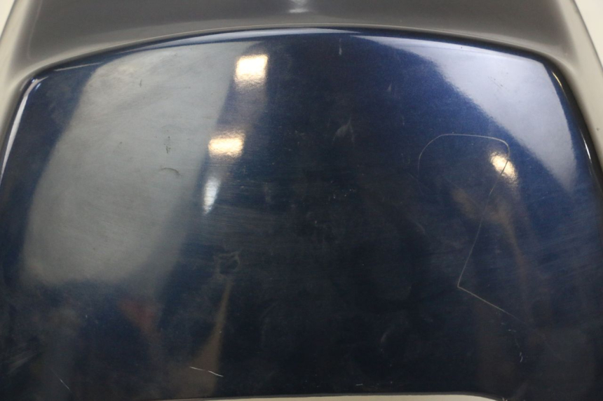 photo de JUNÇÃO DO CARENAGEM TRASEIRO PIAGGIO XEVO - X EVO 125 (2007 - 2017) - Detalhe da peça