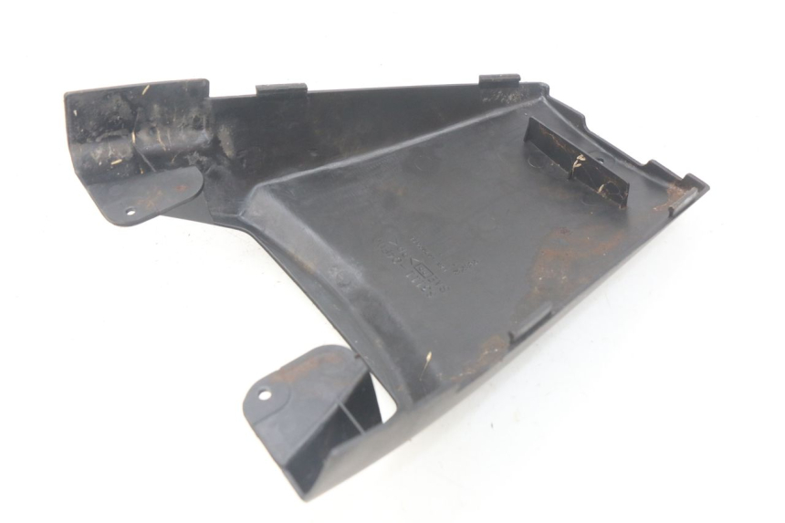 photo de JUNÇÃO DO CARENAGEM TRASEIRO SUZUKI XF FREEWIND 650 (1997 - 2003) - Zoom do estado de desgaste