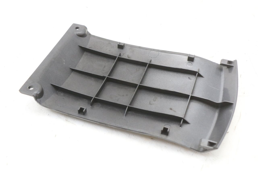 photo de JUNÇÃO DO CARENAGEM TRASEIRO YAMAHA XJ600 XJ DIVERSION 600 (1992 - 1997) - Detalhe da peça