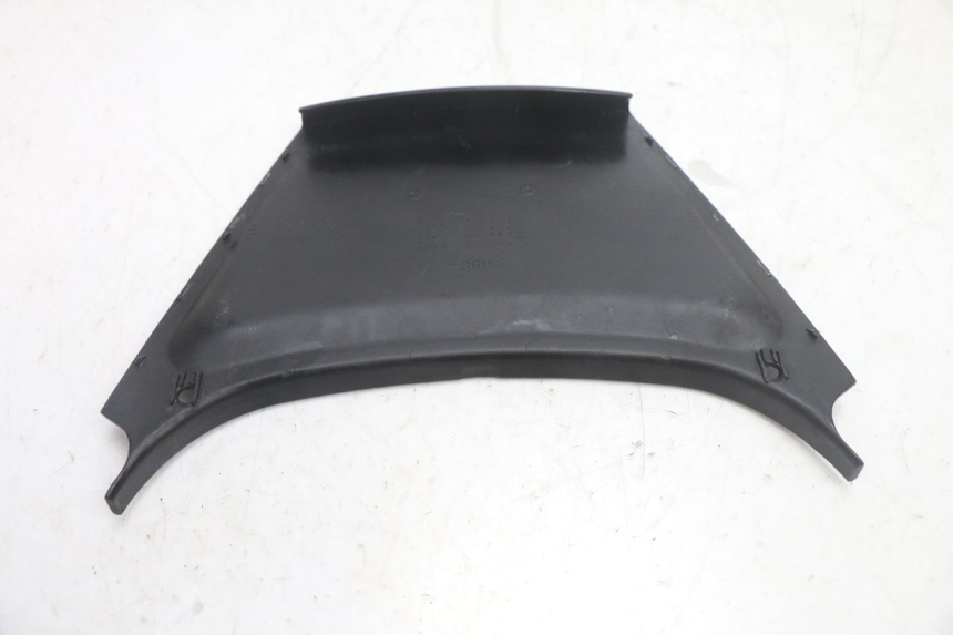 photo de JUNÇÃO DA CARENAGEM TRASEIRA YAMAHA XP T-MAX ABS 500 (2005 - 2005) - Zoom do estado de desgaste