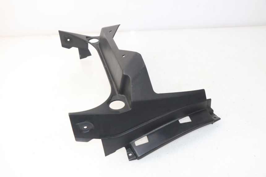 photo de JUNÇÃO DO CARENAGEM TRASEIRO YAMAHA XP T-MAX TMAX ABS 500 (2004 - 2007) - Detalhe da peça