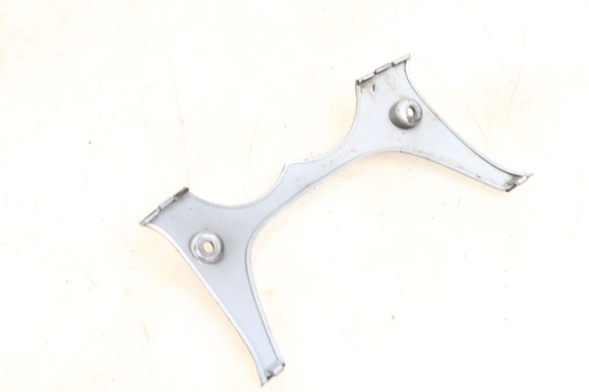 photo de JUNÇÃO DO CARENAGEM TRASEIRO YAMAHA YN NEO'S 50 (1997 - 2004) - Detalhe da peça