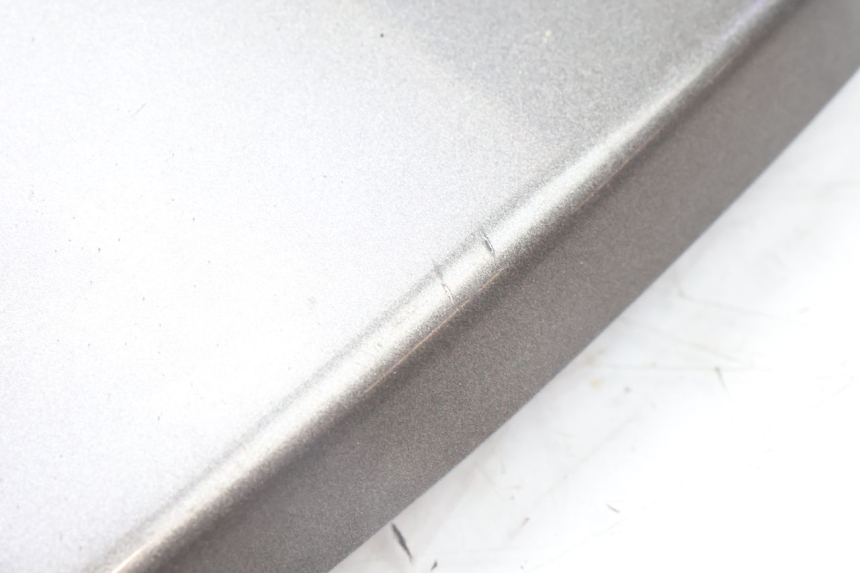 photo de JUNÇÃO DO CARENAGEM TRASEIRO KAWASAKI ZZR 600 (1995 - 2004) - Detalhe da peça