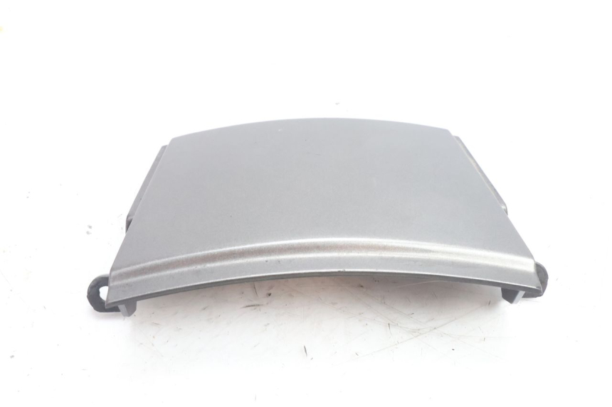 photo de JUNÇÃO DO CARENAGEM TRASEIRO KAWASAKI ZZR 600 (1995 - 2004) - Ampliação técnica
