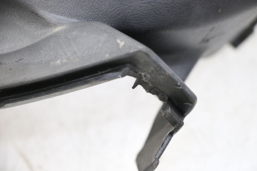 photo de JUNÇÃO DO CARENAGEM DIANTEIRO YAMAHA BW'S BWS 125 (2010 - 2013) - Outro ângulo de visão