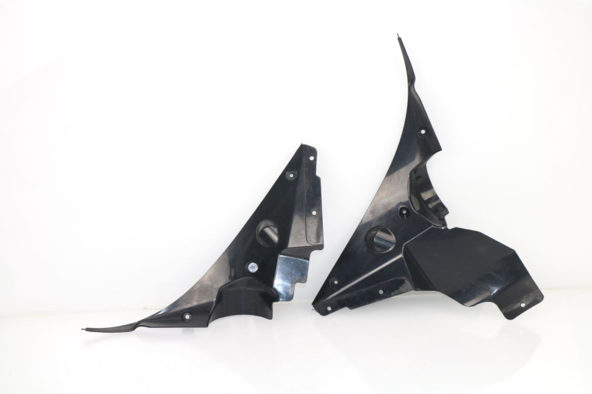 photo de JUNÇÃO DO CARENAGEM DIANTEIRO YAMAHA FJR ABS 1300 (2006 - 2012) - Pontos de fixação