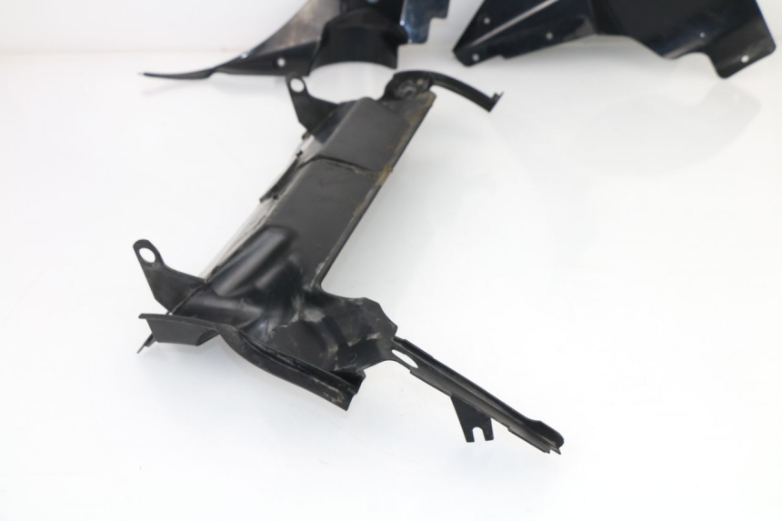 photo de JUNÇÃO DO CARENAGEM DIANTEIRO YAMAHA FJR ABS 1300 (2006 - 2012) - Estado da superfície