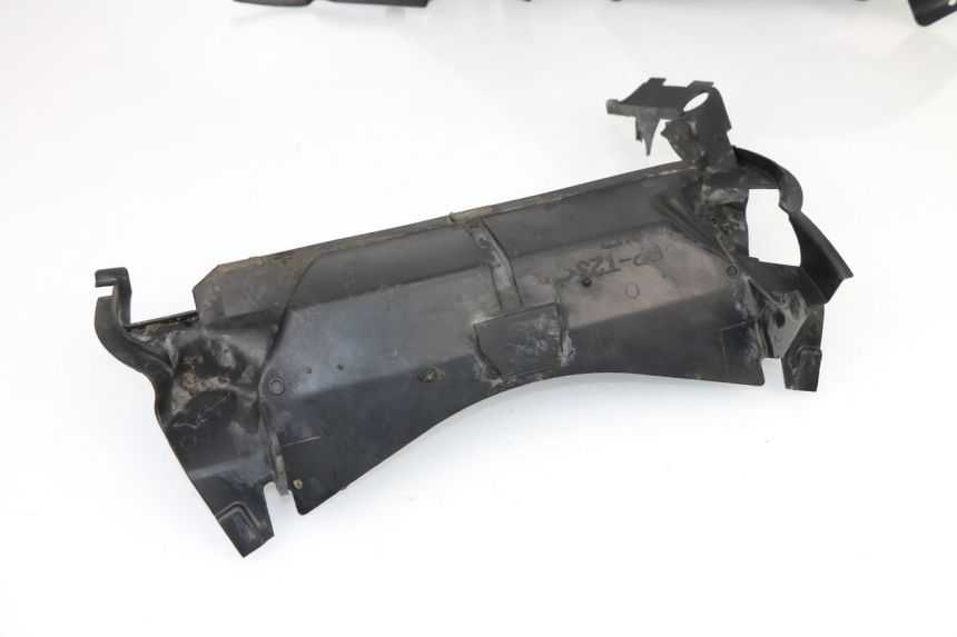 photo de JUNÇÃO DO CARENAGEM DIANTEIRO YAMAHA FJR ABS 1300 (2006 - 2012) - Peça verificada