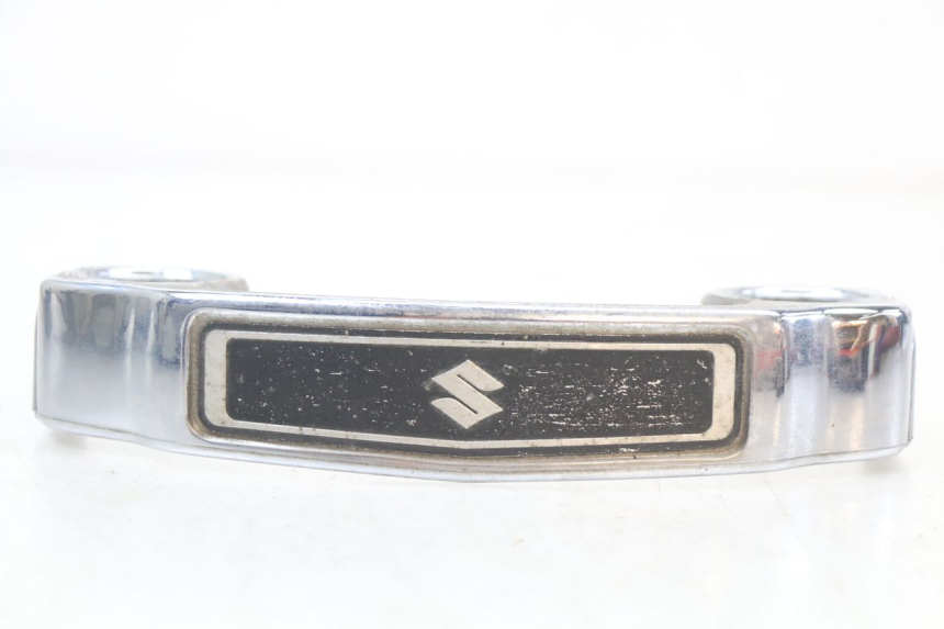 photo de JUNÇÃO DO CARENAGEM DIANTEIRO SUZUKI GN 125 (1997 - 2000) - Detalhe da peça