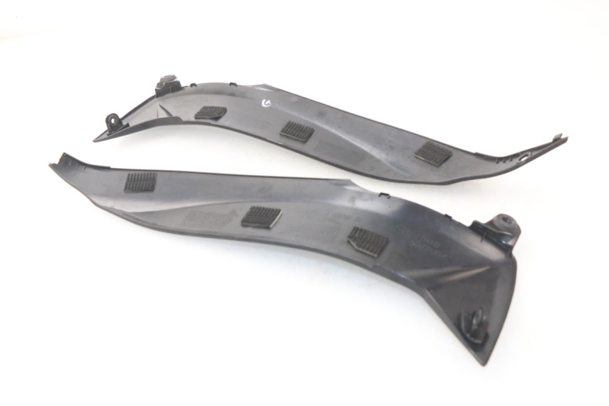 photo de JUNÇÃO DO CARENAGEM DIANTEIRO SUZUKI GSX-R GSXR K16 1000 (2012 - 2016) - Outro ângulo de visão