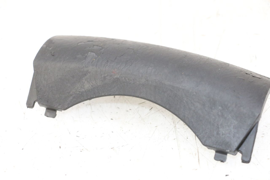 photo de JUNÇÃO DO CARENAGEM DIANTEIRO HONDA FES S-WING SWING 125 (2007 - 2015) - Detalhe da peça
