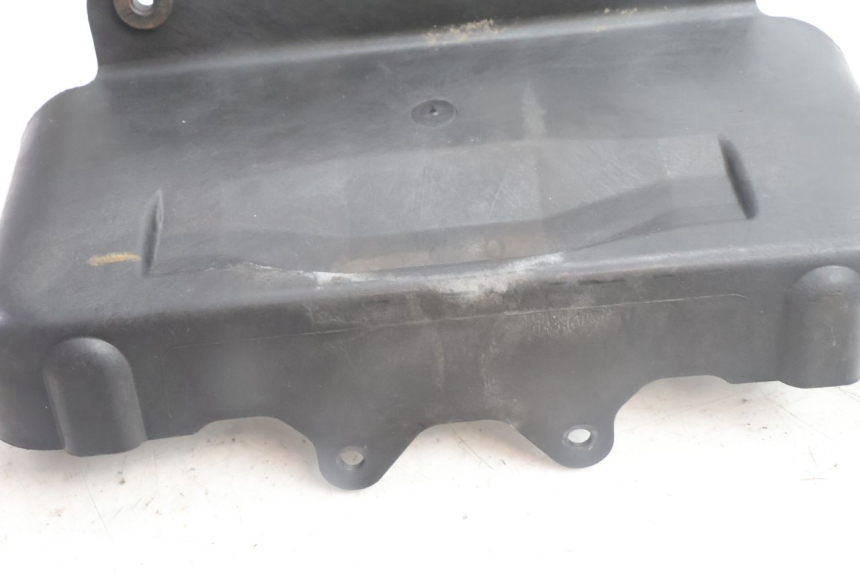 photo de JUNÇÃO CARENAGEM DIANTEIRA INFERIOR BMW C1 125 (2000 - 2003) - Zoom do estado de desgaste