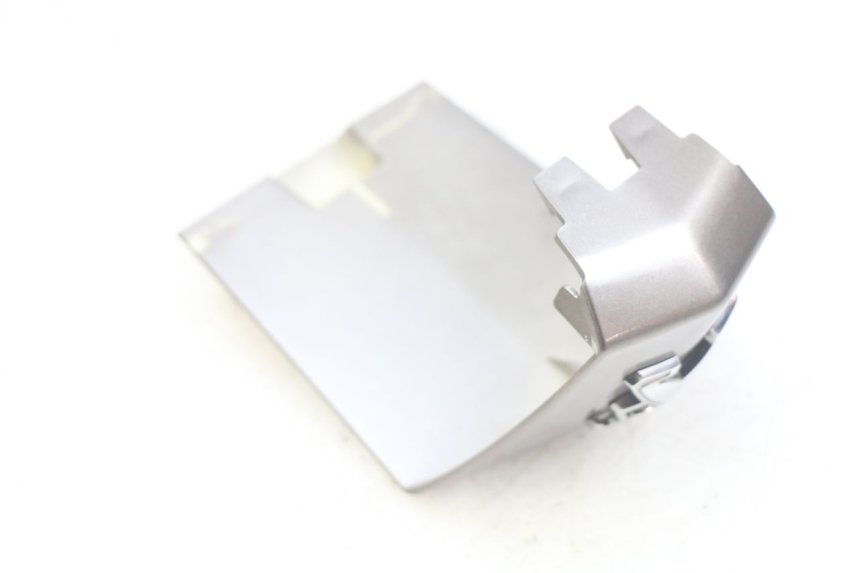 photo de JUNÇÃO DO CARENAGEM DIANTEIRO INFERIOR PEUGEOT CITYSTAR AIR 125 (2014 - 2017) - Detalhe da peça