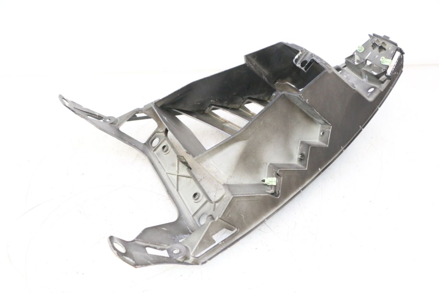 photo de JUNÇÃO CARENAGEM DIANTEIRA INFERIOR PEUGEOT CITYSTAR 125 (2011 - 2017) - Detalhe da peça