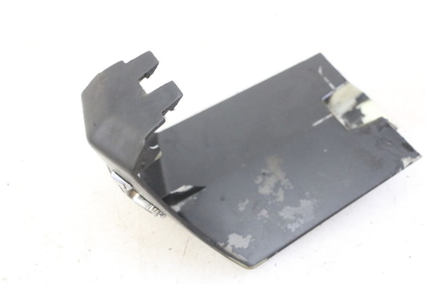 photo de JUNÇÃO DO CARENAGEM DIANTEIRO INFERIOR PEUGEOT CITYSTAR 50 (2013 - 2017) - Detalhe da peça