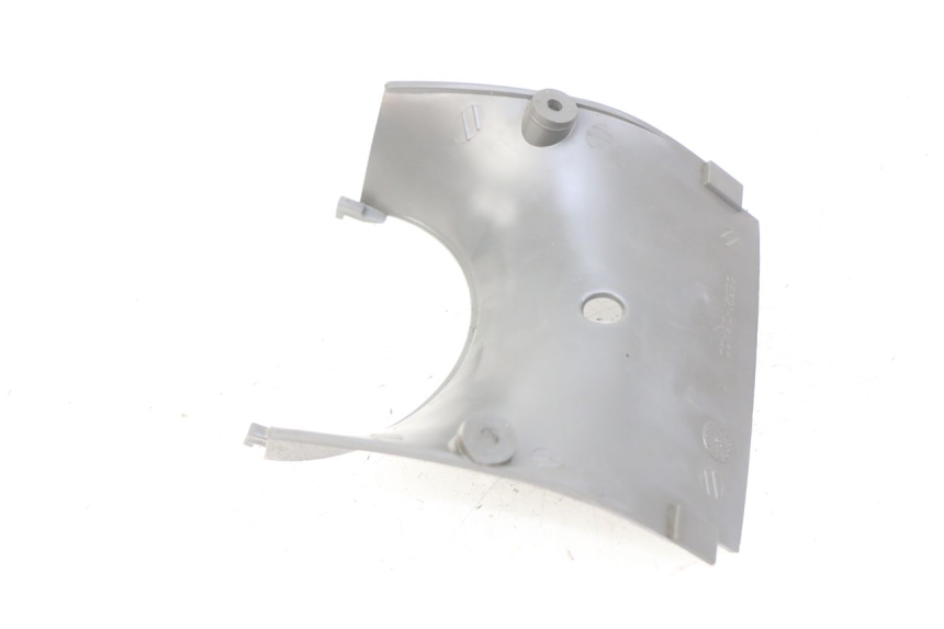 photo de JUNÇÃO CARENAGEM DIANTEIRA INFERIOR SUZUKI CP 80 (1985 - 1996) - Outro ângulo de visão