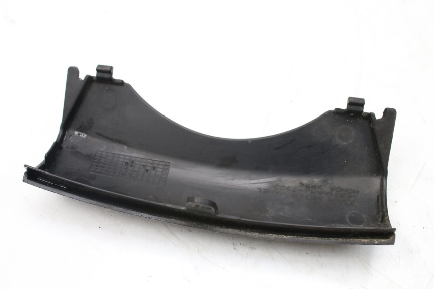 photo de JUNÇÃO DO CARENAGEM DIANTEIRO INFERIOR HONDA FES S-WING SWING ABS 125 (2007 - 2015) - Detalhe da peça