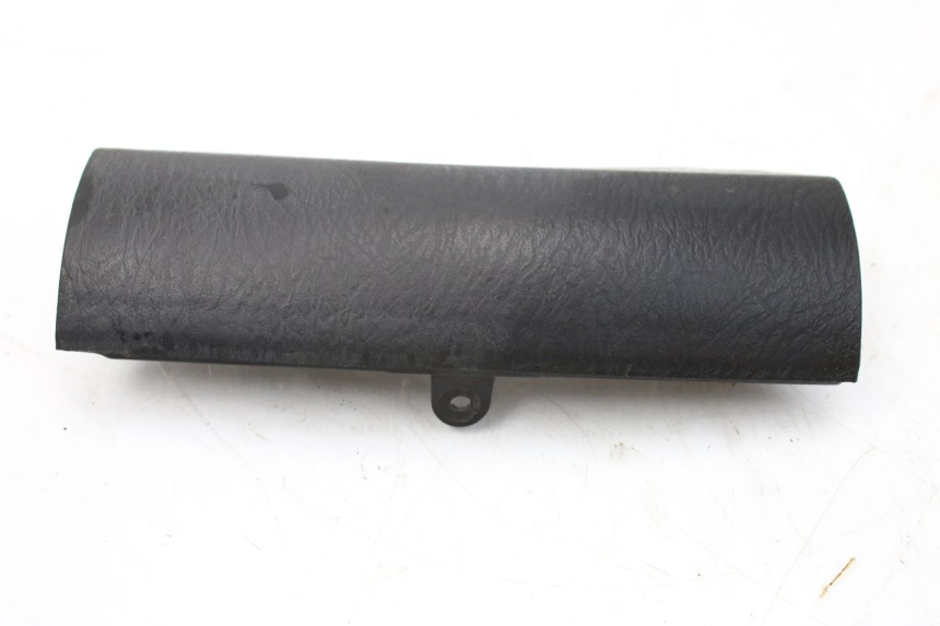 photo de JUNÇÃO DO CARENAGEM DIANTEIRO INFERIOR HONDA FES S-WING SWING ABS 125 (2007 - 2015) - Outro ângulo de visão