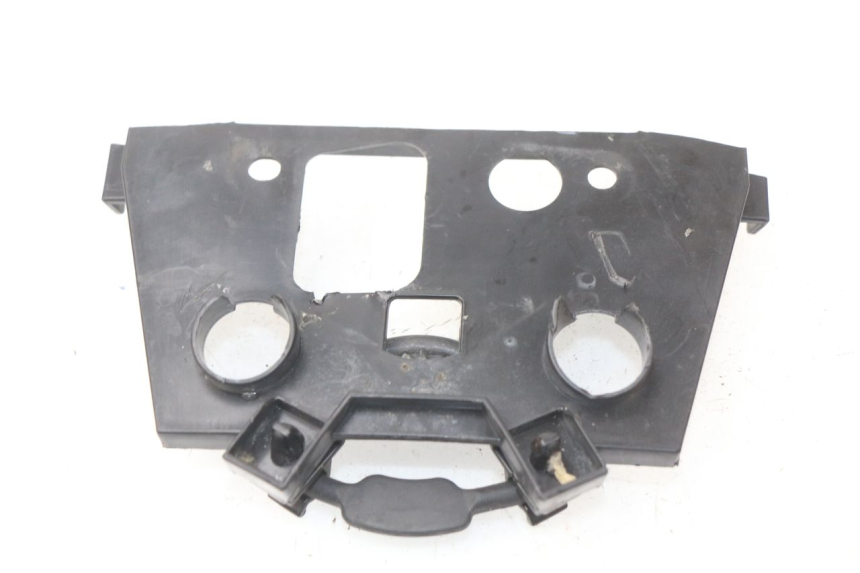 photo de JUNÇÃO CARENAGEM DIANTEIRA INFERIOR YAMAHA FZ8 800 (2010 - 2016) - Detalhe da peça