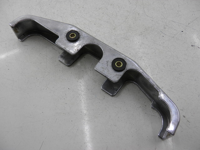 photo de JUNÇÃO CARENAGEM DIANTEIRA INFERIOR HYOSUNG COMET GT 125 (2002 - 2007) - Zoom do estado de desgaste