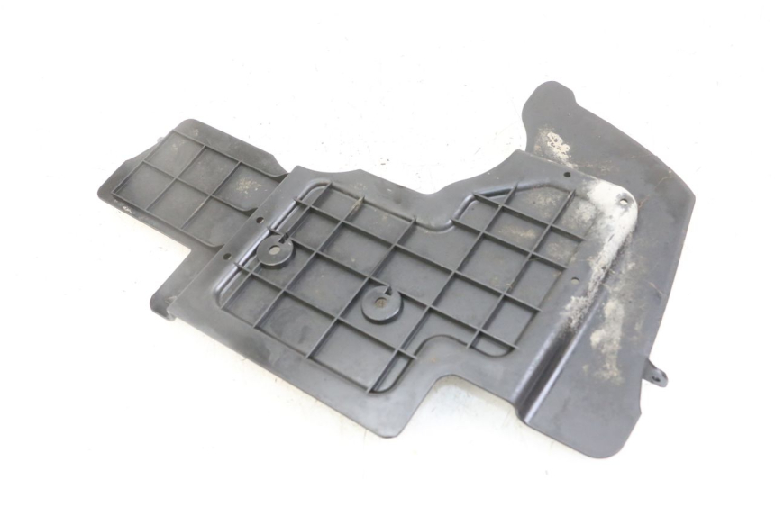 photo de JUNÇÃO DO CARENAGEM DIANTEIRO INFERIOR KYMCO DINK 4T 50 (2007 - 2018) - Detalhe da peça