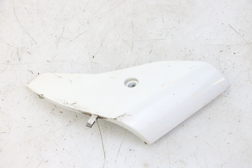 photo de JUNÇÃO CARENAGEM DIANTEIRA INFERIOR PIAGGIO LXV 4T 50 (2009 - 2013) - Pontos de fixação