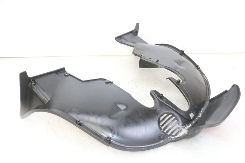 photo de JUNÇÃO DO CARENAGEM DIANTEIRO INFERIOR PIAGGIO MP3 LT 300 (2010 - 2016) - Detalhe da peça