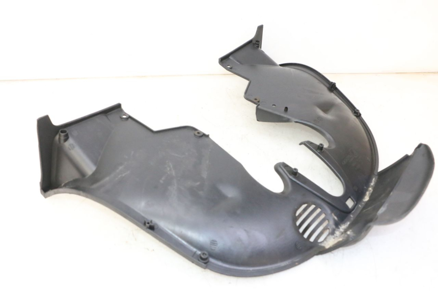 photo de JUNÇÃO DO CARENAGEM DIANTEIRO INFERIOR PIAGGIO MP3 LT 300 (2010 - 2016) - Detalhe da peça