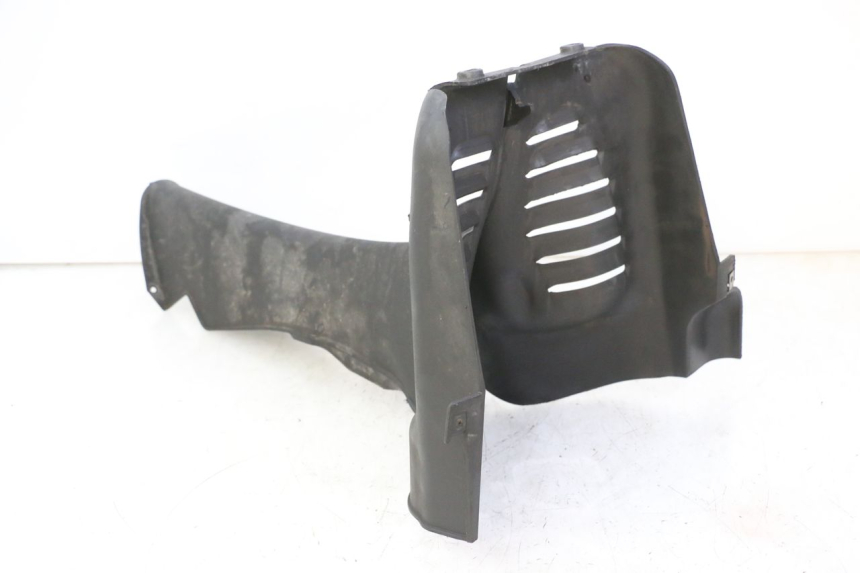 photo de JUNÇÃO CARENAGEM DIANTEIRA INFERIOR PIAGGIO MP3 RL 250 (2006 - 2010) - Detalhe da peça