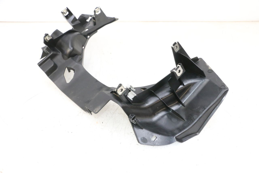 photo de JUNÇÃO DO CARENAGEM DIANTEIRO INFERIOR BMW R GS 1250 (2021 - 2024) - Detalhe da peça