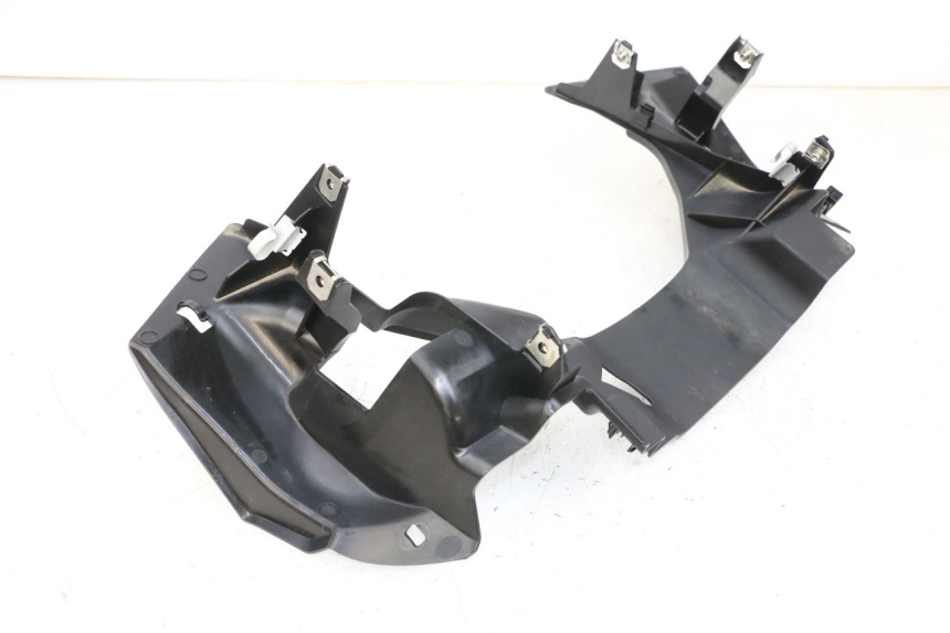 photo de JUNÇÃO DO CARENAGEM DIANTEIRO INFERIOR BMW R GS 1250 (2021 - 2024) - Detalhes característicos