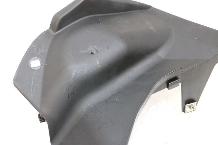 photo de JUNÇÃO DO CARENAGEM DIANTEIRO INFERIOR BMW R GS 1250 (2021 - 2024) - Outro ângulo de visão