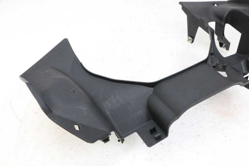 photo de JUNÇÃO DO CARENAGEM DIANTEIRO INFERIOR BMW R GS 1250 (2021 - 2024) - Estado da superfície
