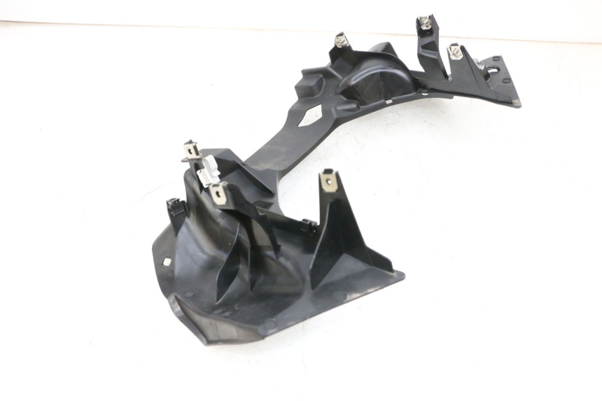 photo de JUNÇÃO DO CARENAGEM DIANTEIRO INFERIOR BMW R GS 1250 (2021 - 2024) - Marcações e referências