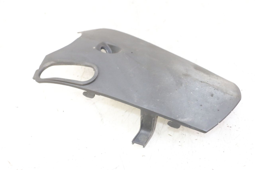 photo de JUNÇÃO CARENAGEM DIANTEIRA INFERIOR HONDA SCV LEAD 100 (2003 - 2007) - Outro ângulo de visão