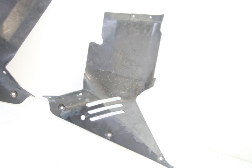 photo de JUNÇÃO CARENAGEM DIANTEIRA INFERIOR HONDA ST PAN EUROPEAN 1300 (2002 - 2013) - Zoom do estado de desgaste