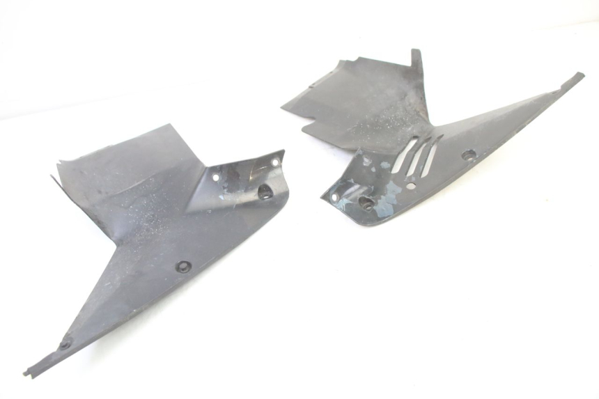 photo de JUNÇÃO CARENAGEM DIANTEIRA INFERIOR HONDA ST PAN EUROPEAN 1300 (2002 - 2013) - Outro ângulo de visão