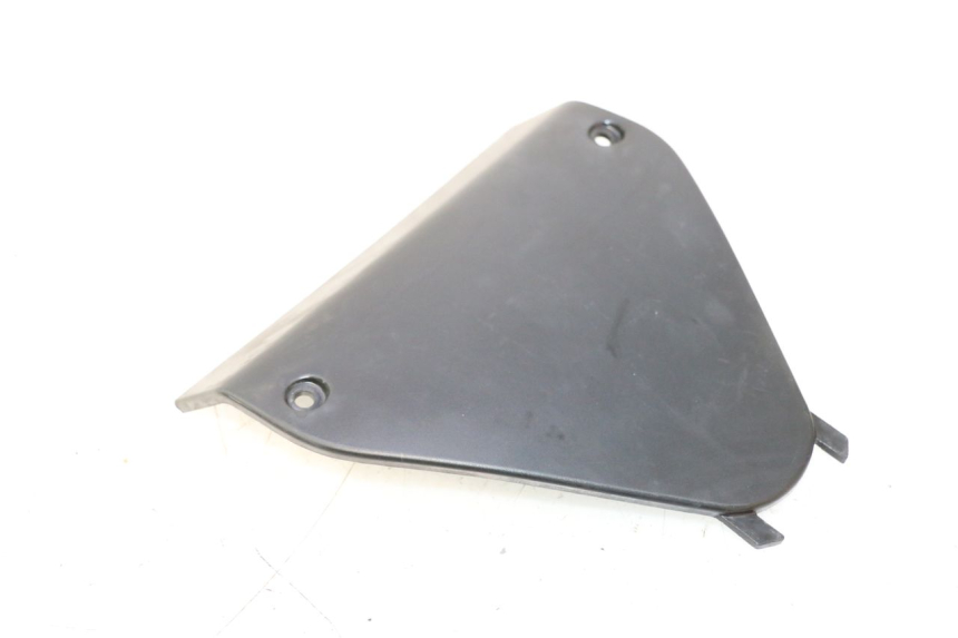 photo de JUNÇÃO INFERIOR DA CARENAGEM DIANTEIRA HONDA ST PAN EUROPEAN 1100 (1990 - 2002) - Vista principal