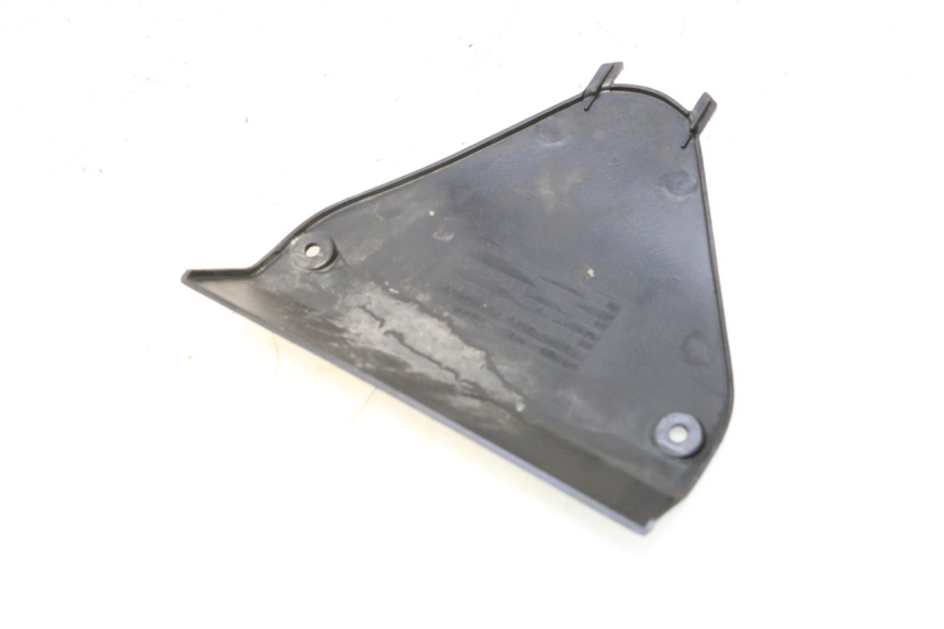 photo de JUNÇÃO INFERIOR DA CARENAGEM DIANTEIRA HONDA ST PAN EUROPEAN 1100 (1990 - 2002) - Zoom do estado de desgaste